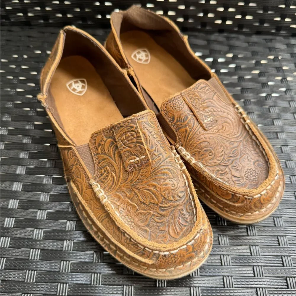 Ariat Women’s Embossed Leather Slip-On Shoes Size‎ 5.5B Floral Tooled Western